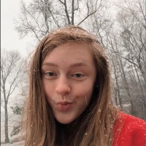 Meet your Posher, Caroline